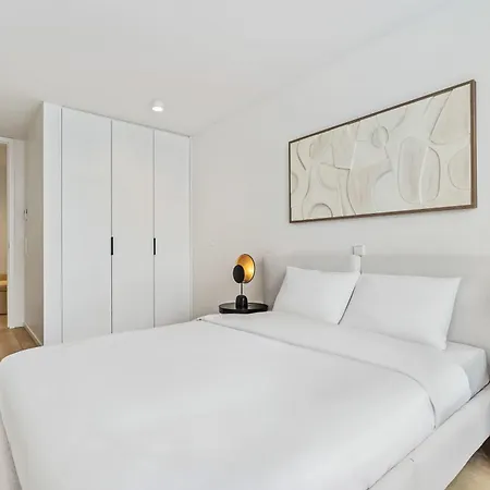 アパート Spacious 6th-floor Gem: Modernity Meets Comfort *