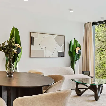 アパート Spacious 6th-floor Gem: Modernity Meets Comfort *