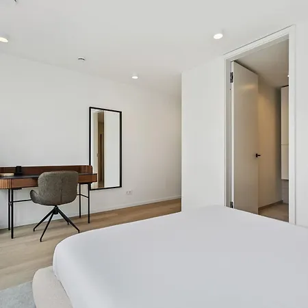 Spacious 6th-floor Gem: Modernity Meets Comfort *