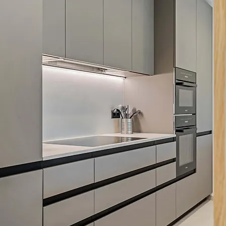 Apartment Spacious 6th-floor Gem: Modernity Meets Comfort