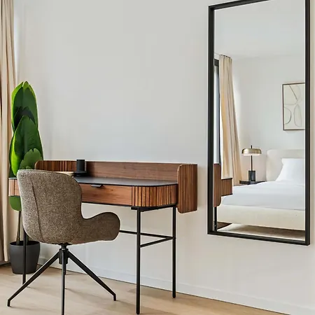 Spacious 6th-floor Gem: Modernity Meets Comfort 卢森堡