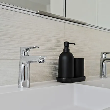 Appartement Spacious 6th-floor Gem: Modernity Meets Comfort
