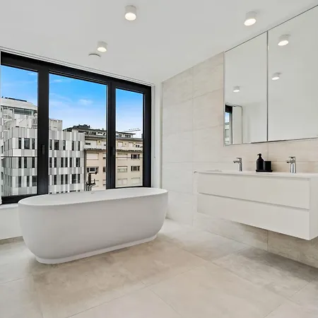Spacious 6th-floor Gem: Modernity Meets Comfort アパート ルクセンブルク