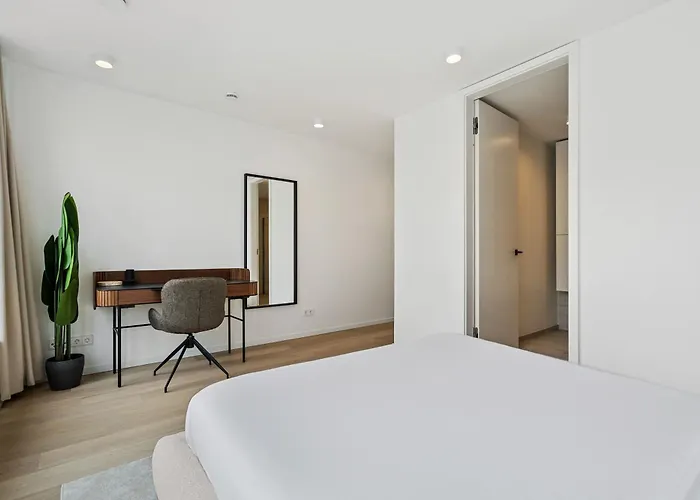 Spacious 6th-floor Gem: Modernity Meets Comfort *