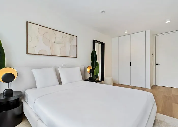 Appartamento Spacious 6th-floor Gem: Modernity Meets Comfort *