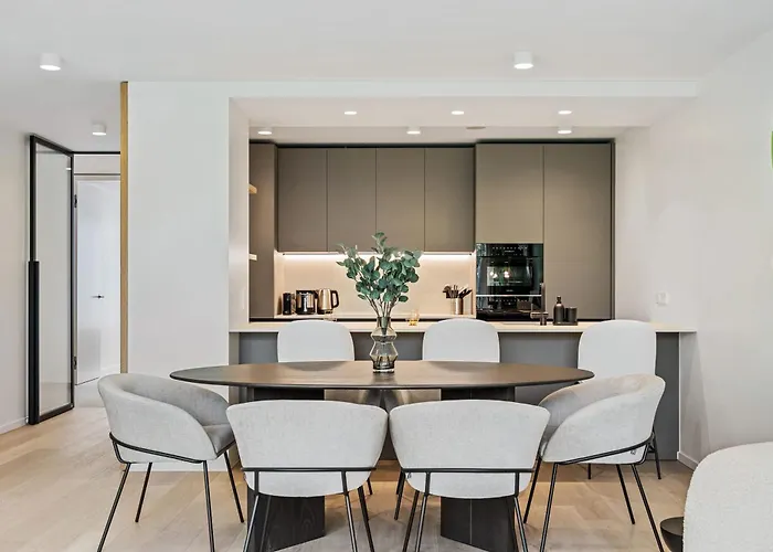 Spacious 6th-floor Gem: Modernity Meets Comfort Appartamento *