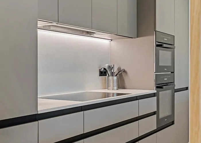 Appartamento Spacious 6th-floor Gem: Modernity Meets Comfort