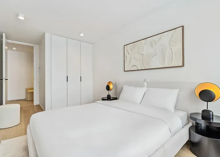 Apartment Spacious 6th-floor Gem: Modernity Meets Comfort *