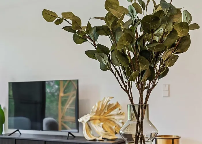 Spacious 6th-floor Gem: Modernity Meets Comfort * Luxemburg