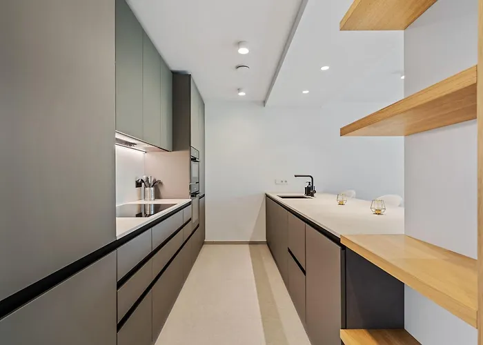 Apartment Spacious 6th-floor Gem: Modernity Meets Comfort *