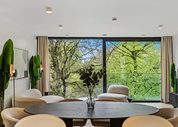 Spacious 6th-floor Gem: Modernity Meets Comfort شقة لوكسمبورغ