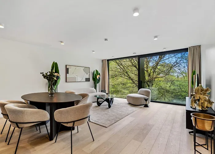 Spacious 6th-floor Gem: Modernity Meets Comfort Lejlighed